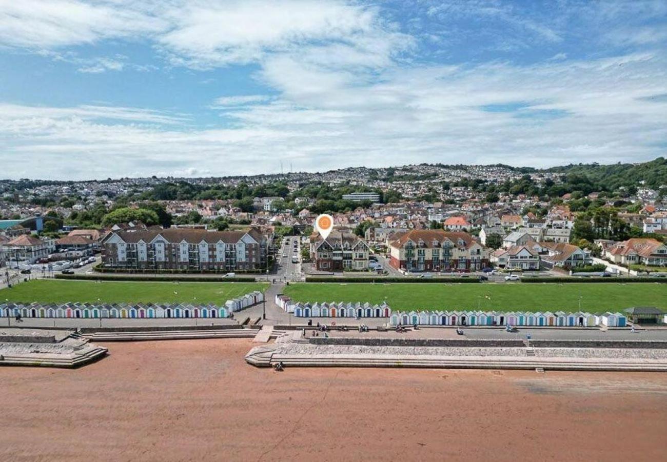 Apartament Loveliest Homes - Sea Front Location With Parking